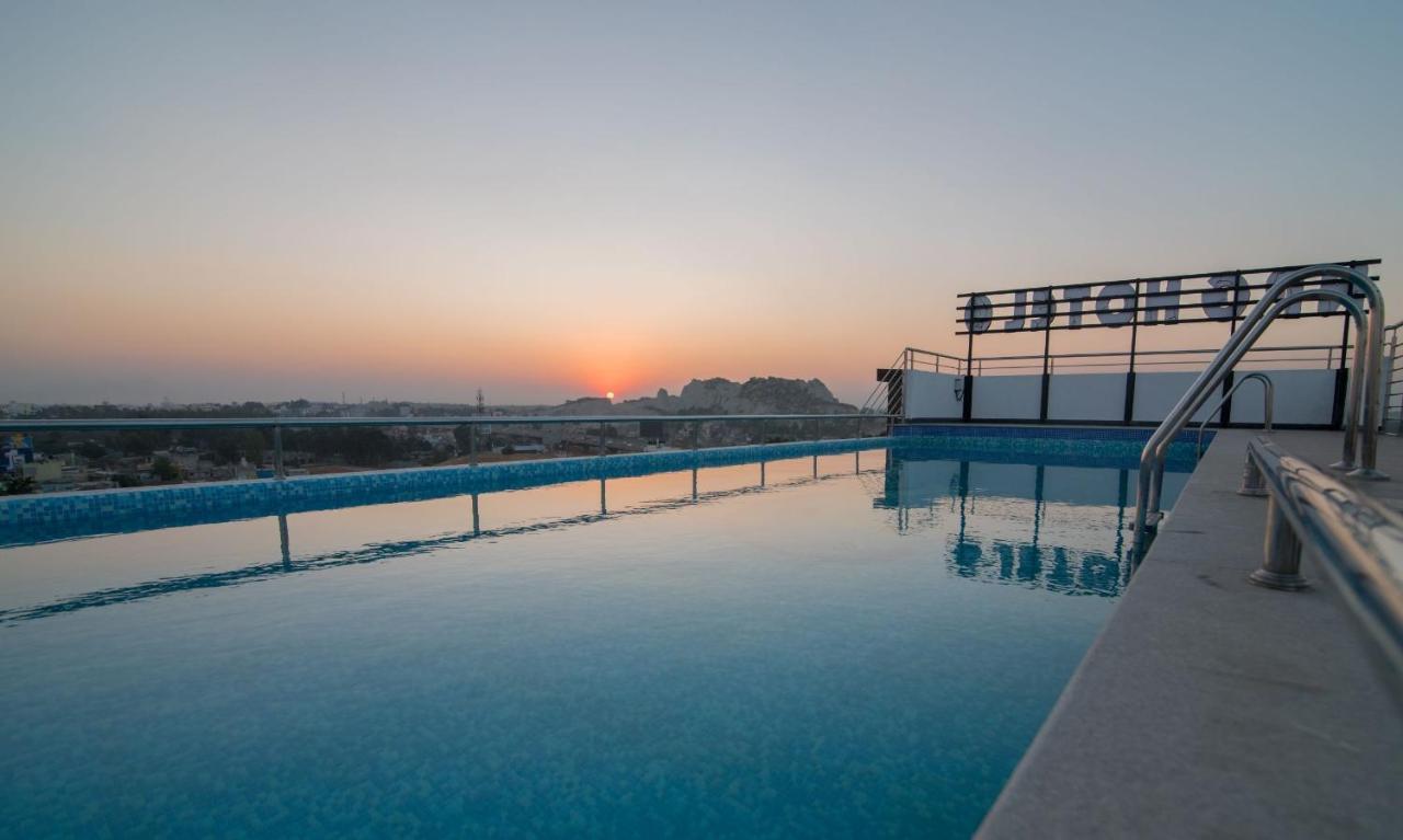 Npg Hotel Yelahanka Εξωτερικό φωτογραφία